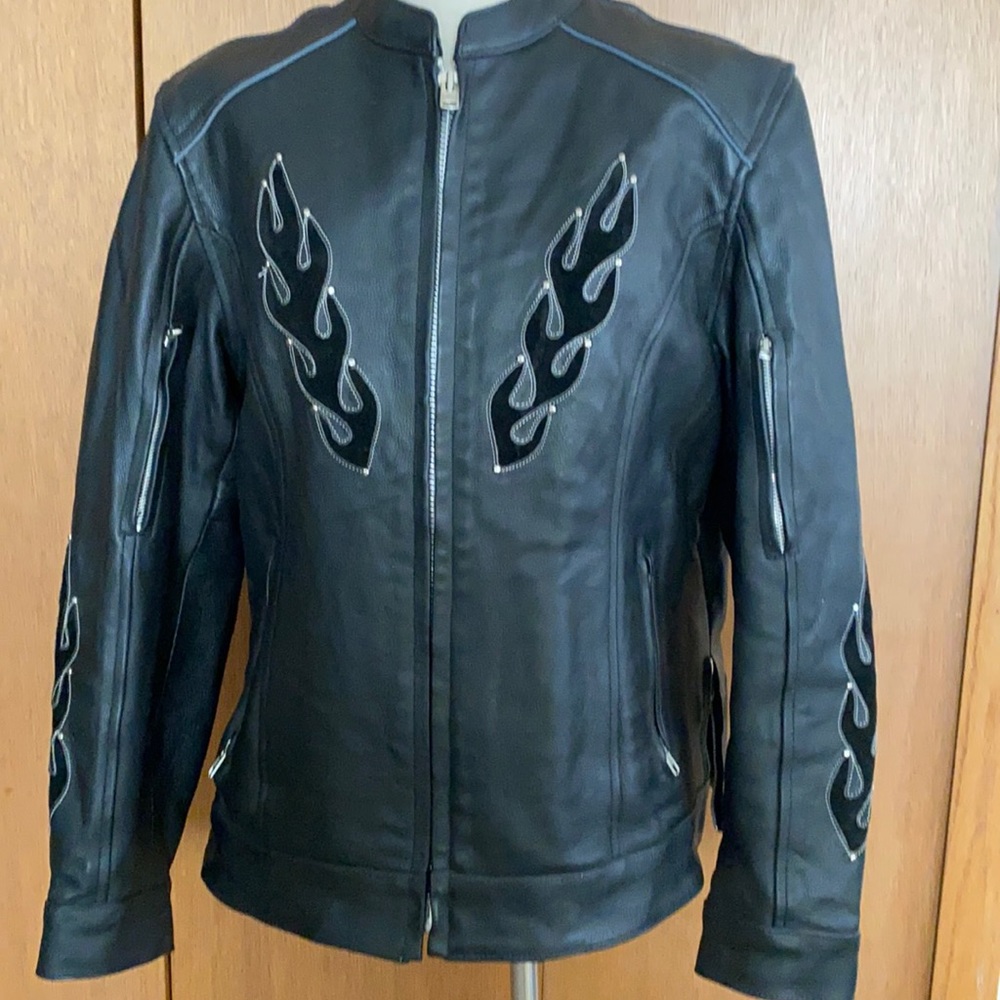 Black leather motorcycle jacket. Size 2XL